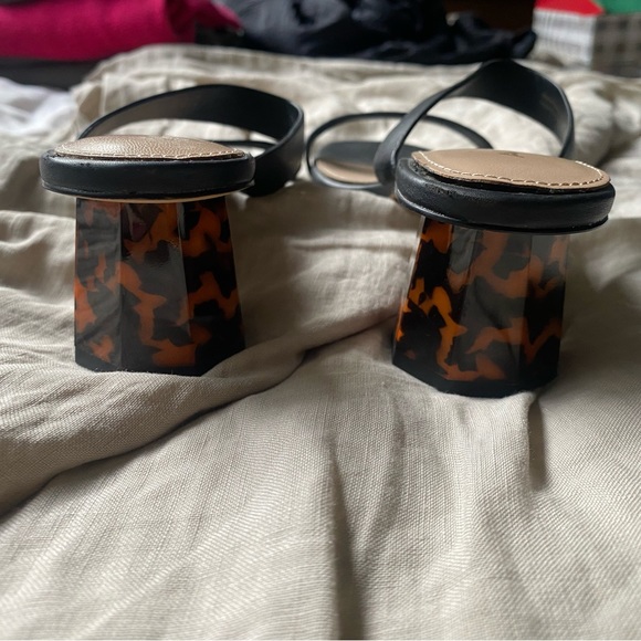 Cute scrappy black cheetah heels - Picture 3 of 6